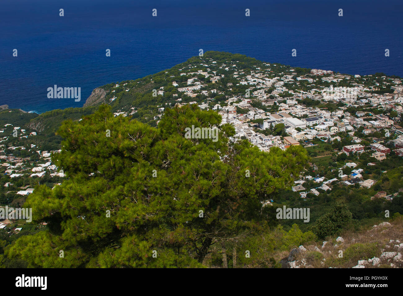 La mer bleu fantastique de l'île de Capri en Italie Banque D'Images