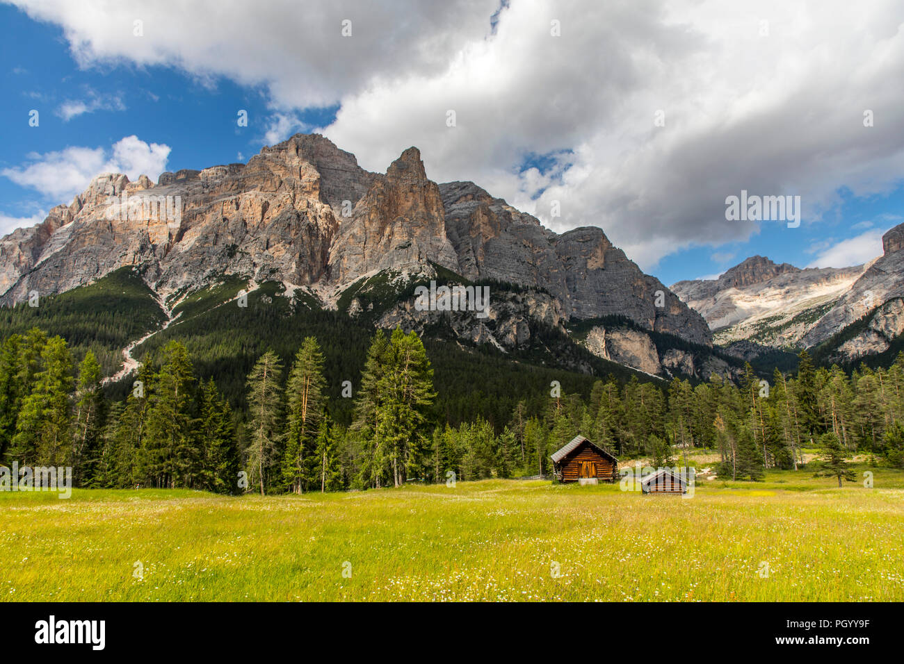 L'Italie, le Tyrol du Sud, Trentino, le Piz La Ila haut plateau près de la Villa / Stern, alpages, refuge de montagne, Banque D'Images