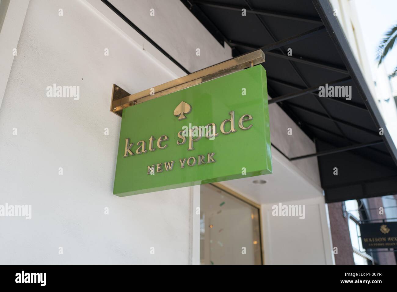 Close-up du panneau vert pour les détaillants de vêtements de luxe à Kate Spade Santana Row, un luxueux centre commercial de plein air dans la Silicon Valley, San Jose, Californie, le 7 juin 2018. () Banque D'Images
