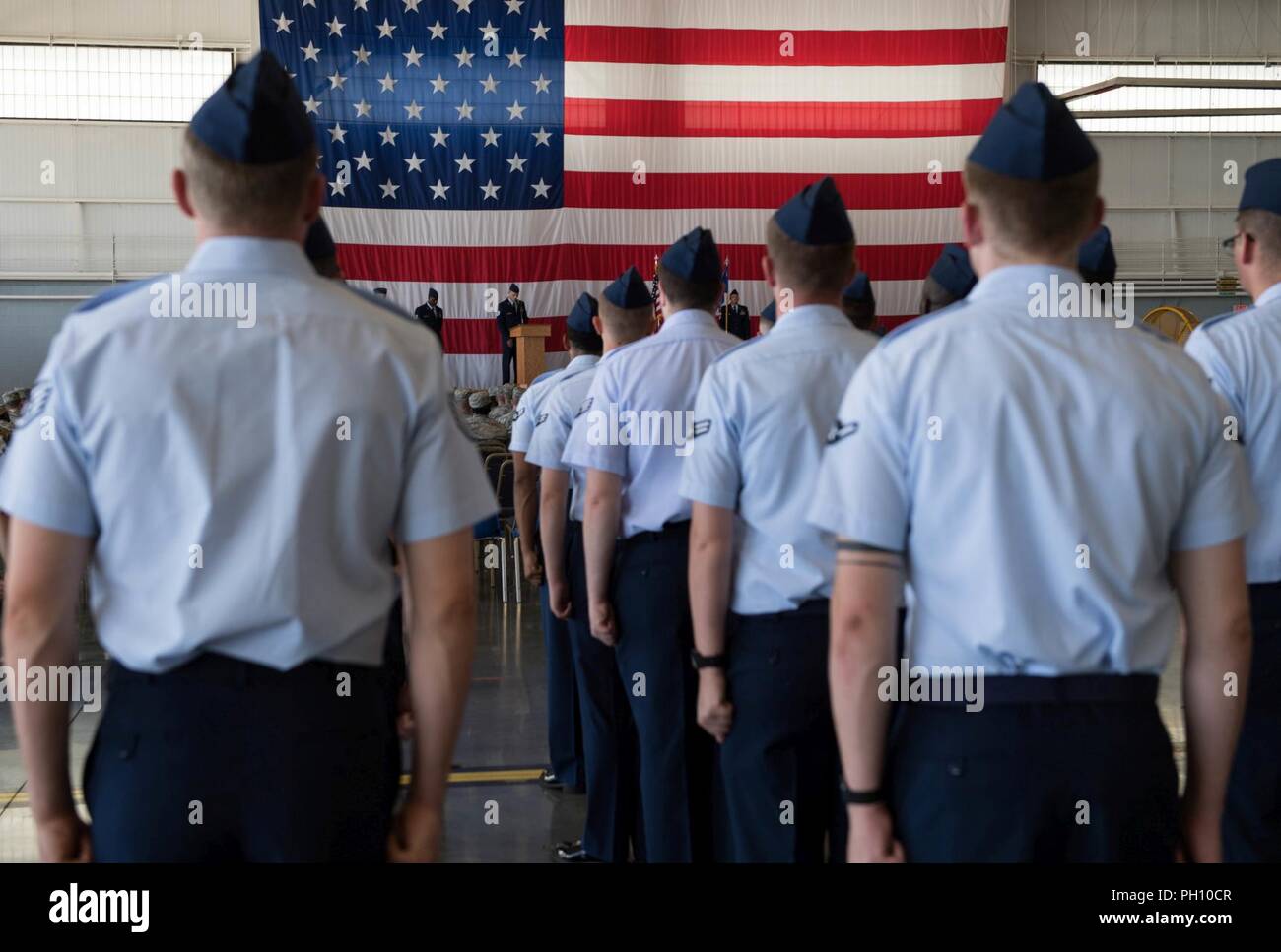 Le colonel Michael Me Colvard, 2e commandant du Groupe d'entretien, prend le commandement de la 2e à partir de MXG Colonel David Carlson à base aérienne de Barksdale, en Louisiane, le 15 juin 2018. Banque D'Images