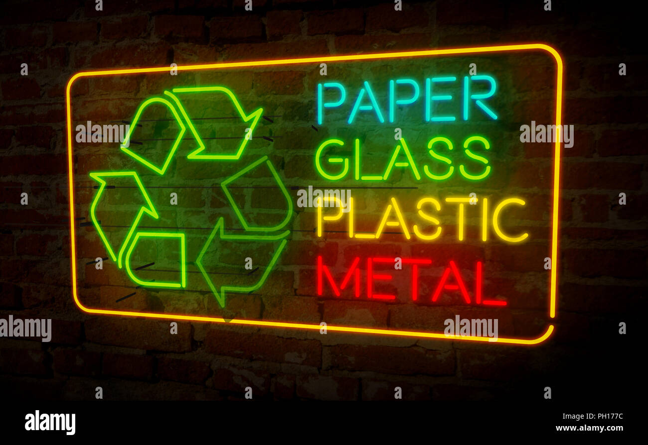 L'icône de recyclage light neon. Lettrage et le symbole électrique sur le mur arrière-plan. L'écologie et la séparation des déchets 3D illustration. Banque D'Images