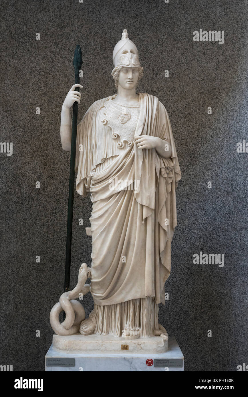Rome. L'Italie. Athena (Minerve) Giustiniani statue, copie romaine de l'époque Antonine (2e C A.D) d'un original grec 4e C, à partir de la Colombie-Britannique près de Santa Maria Sopra Mi Banque D'Images
