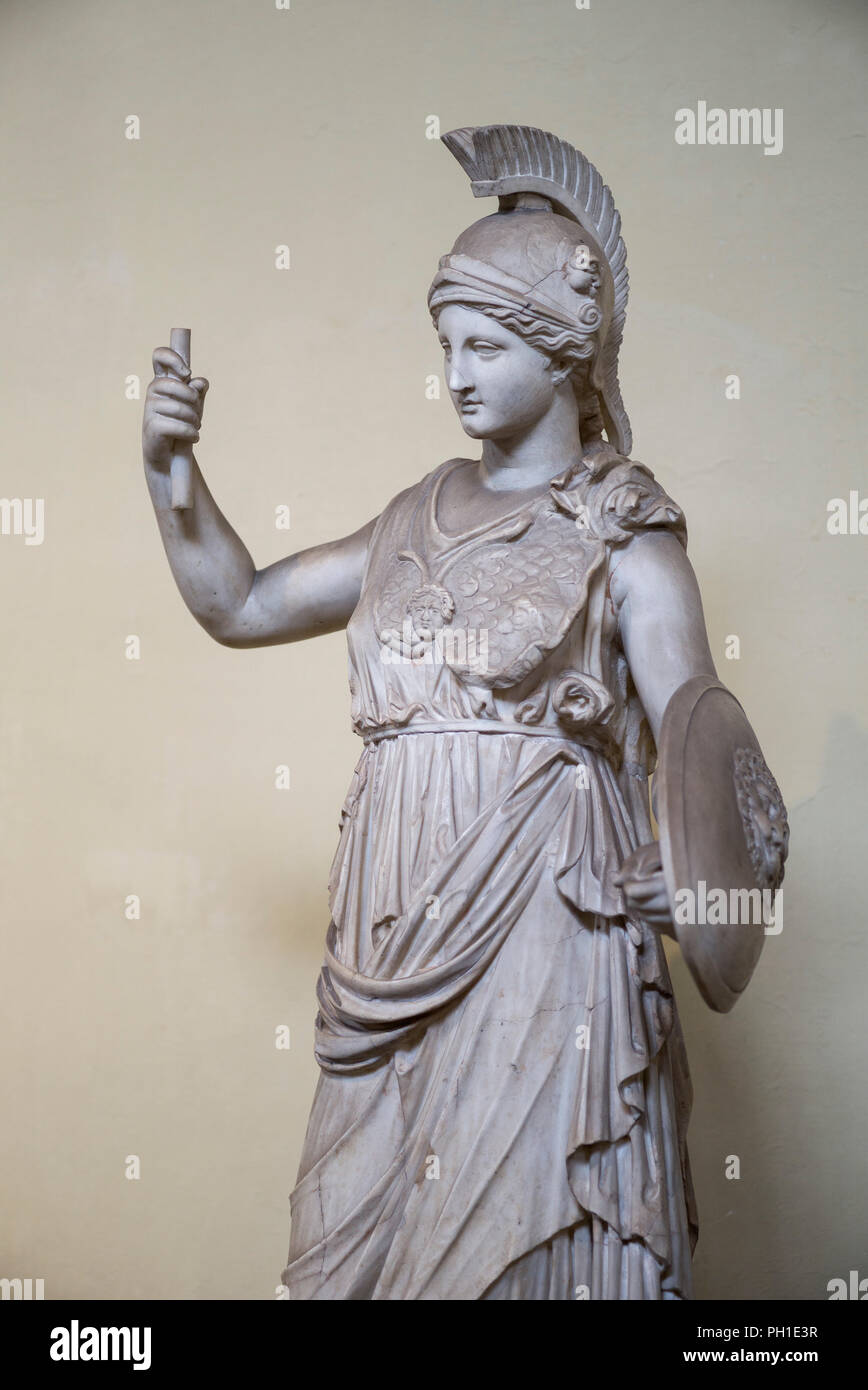 Rome. L'Italie. Statue d'Athéna, 1C A.D copie de la 3e C B.C Hellenic original. Musée Chiaramonti, Musées du Vatican. Musei Vaticani. Banque D'Images