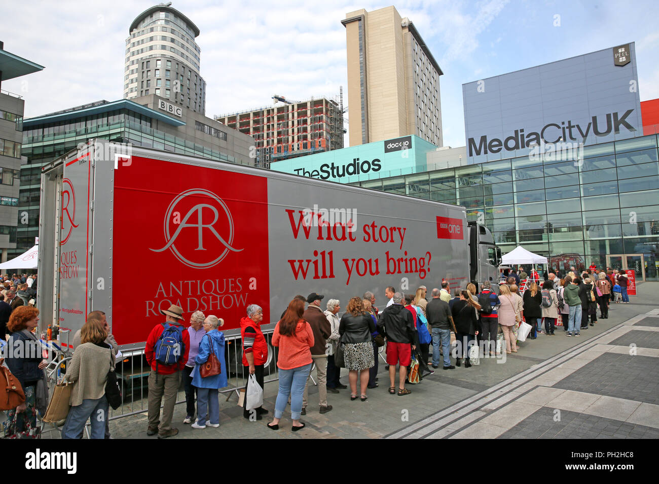 Salford, Royaume-Uni. 30 août 2018. Des centaines d'attente pour prendre part à la production de la BBC Antiques Roadshow qui est été filmé à Media City, Salford, 30 août 2018 (C)Barbara Cook/Alamy Live News Banque D'Images