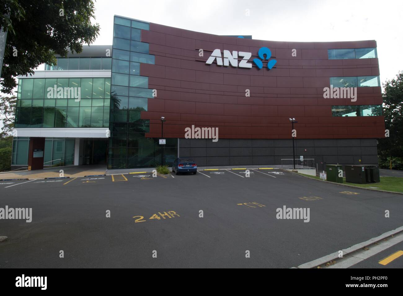 Façade avec logo au siège régional de la Banque ANZ à Hamilton, Nouvelle-Zélande, Novembre, 2017. () Banque D'Images