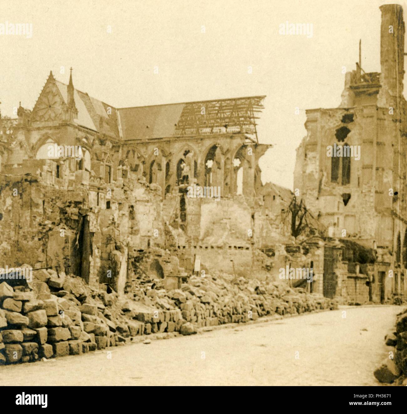 La cathédrale de Soissons, Soissons, France du nord, c1914-c1918. Artiste : Inconnu. Banque D'Images