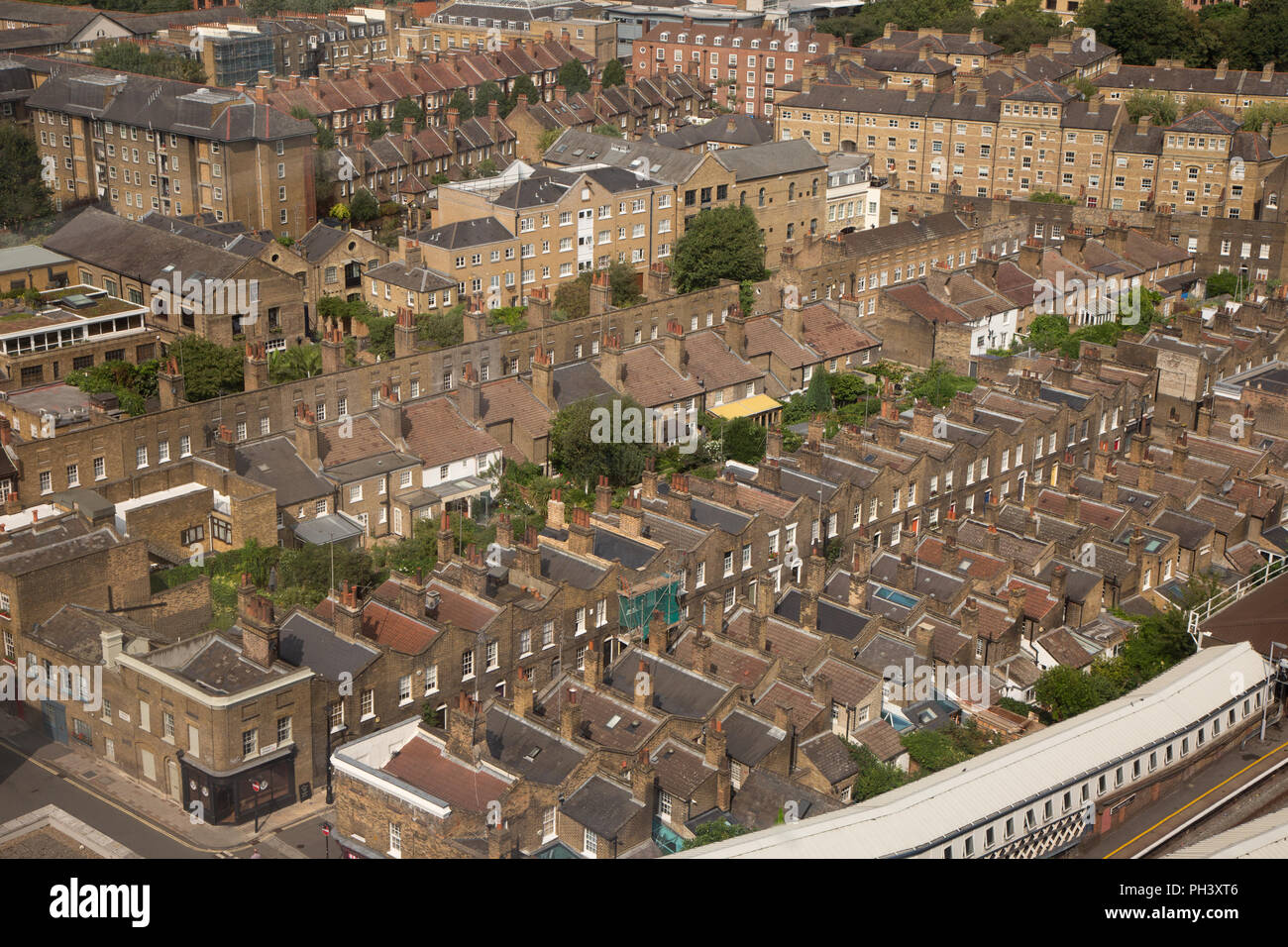 Rangées de logements à forte densité de population dans la région de Waterloo, le centre de Londres Banque D'Images