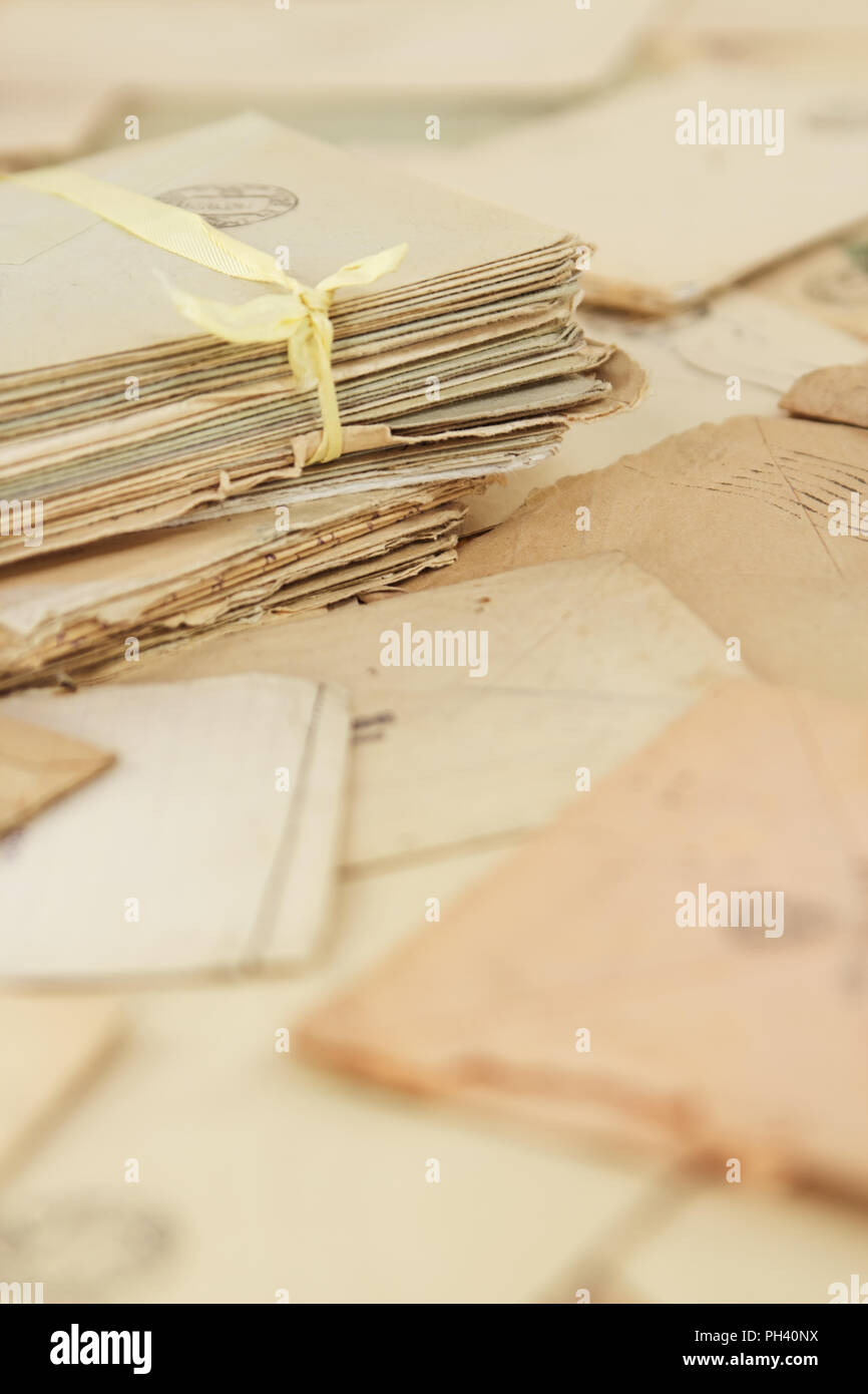 Vieux papier postal mails comme arrière-plan Banque D'Images