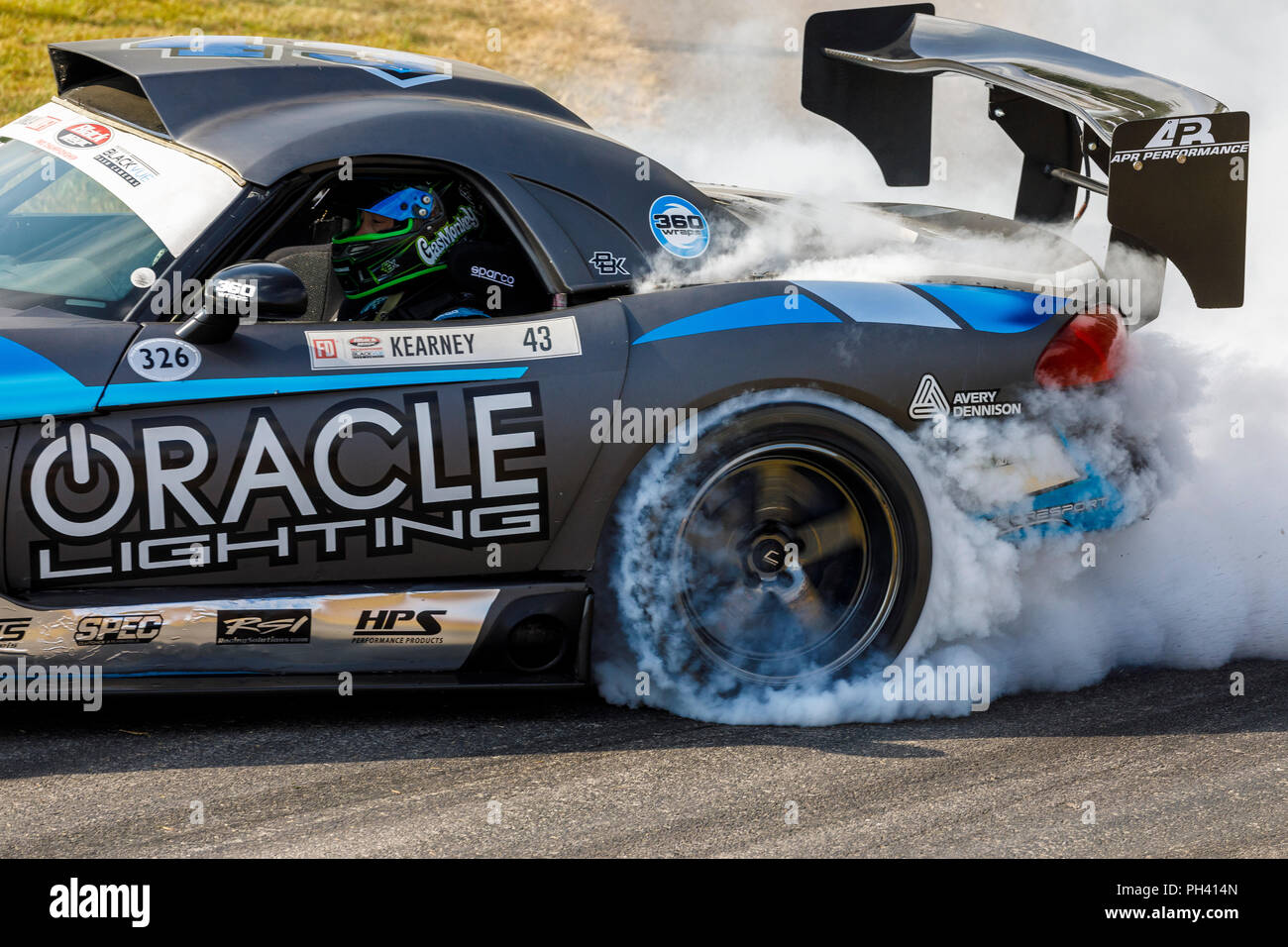 Dodge Viper 2016 Formula Drift voiture avec chauffeur Dean Kearney au caoutchouc brûlé 2018 Goodwood Festival of Speed, Sussex, UK. Banque D'Images