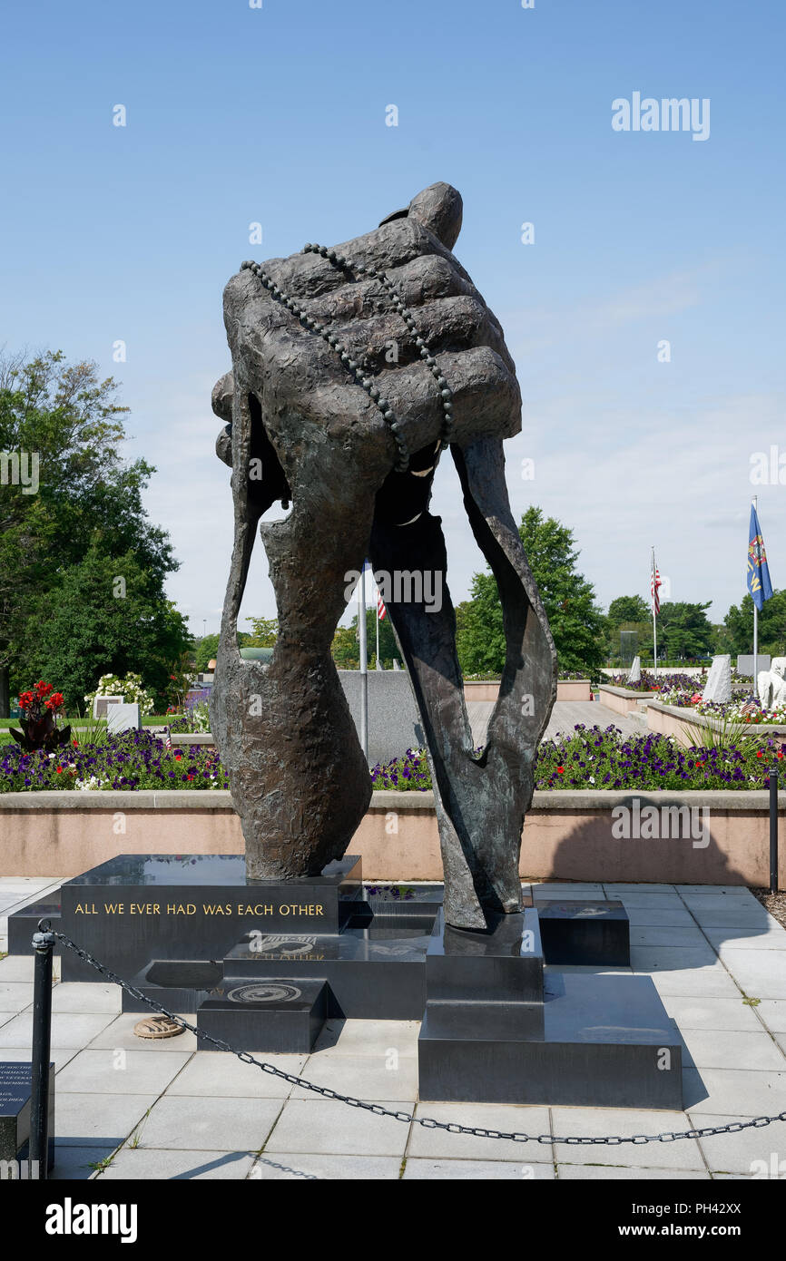Westbury Ny 21 Aout 18 La Sculpture De Bronze Monument A L Ancien Combattant De La Guerre En Asie Du Sud Est A La Citation Tous Que Nous Ayons Jamais Eu Etait Chaque