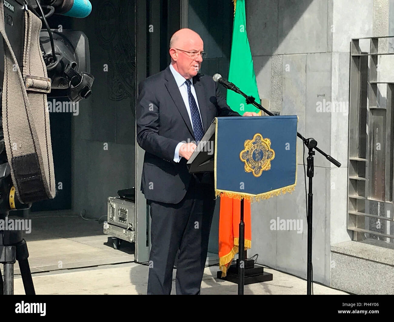 Ministre de la Justice Charles Flanagan ouvre officiellement le nouveau Kevin Street Station Garda à Dublin. Banque D'Images