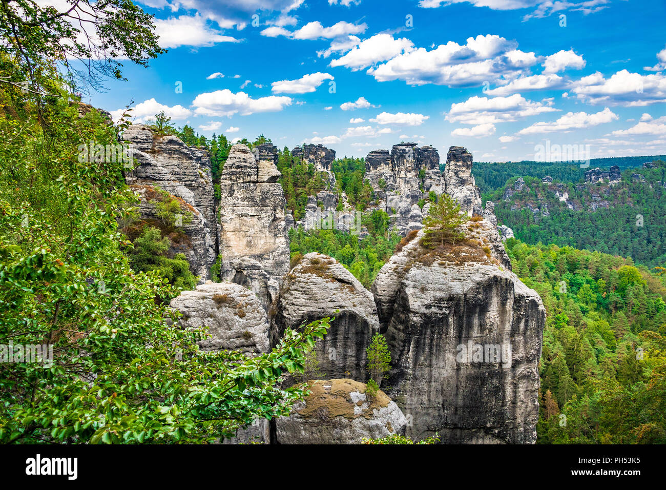 Les montagnes de grès de l'Elbe fait partie de la Suisse Saxonne Parc National en Allemagne Banque D'Images