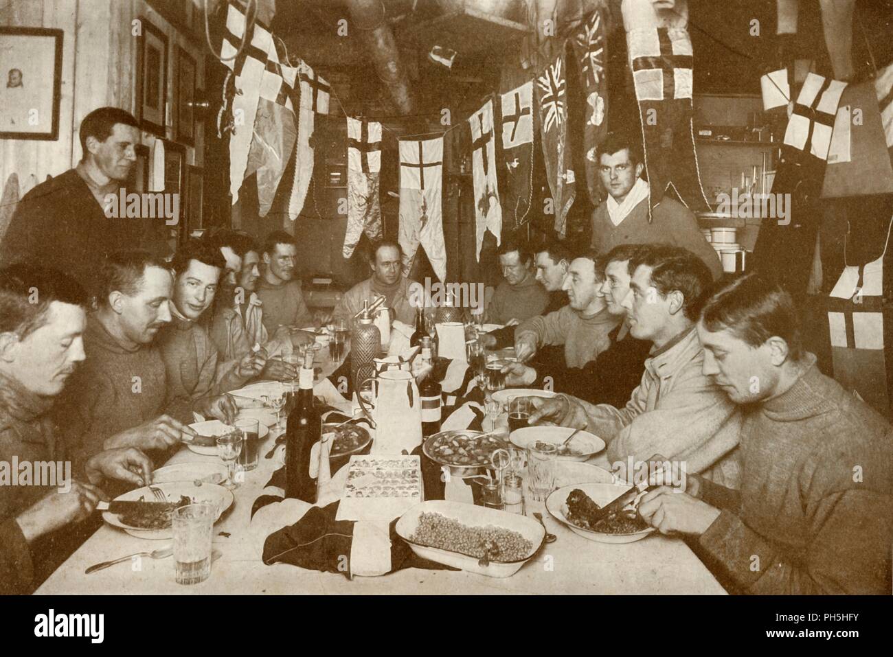 "Capitaine Scott's dernier Anniversaire Dîner', 6 Jun 1911, (1913). Artiste : Herbert Ponting. Banque D'Images