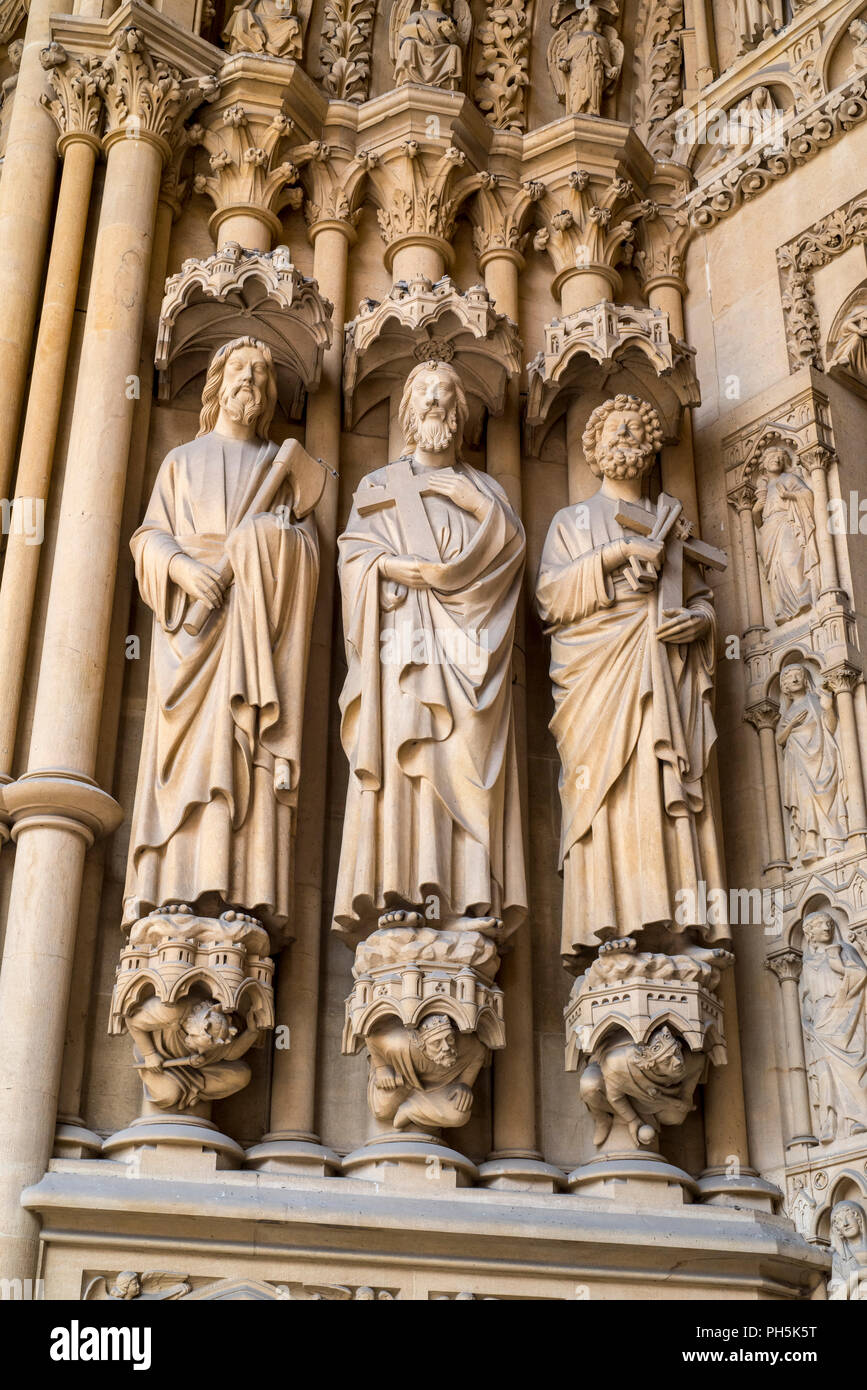 Des statues dans westwork portail de la cathédrale gothique de Saint Etienne de Metz / Cathédrale Saint-Étienne de Metz, Moselle, Lorraine, France Banque D'Images