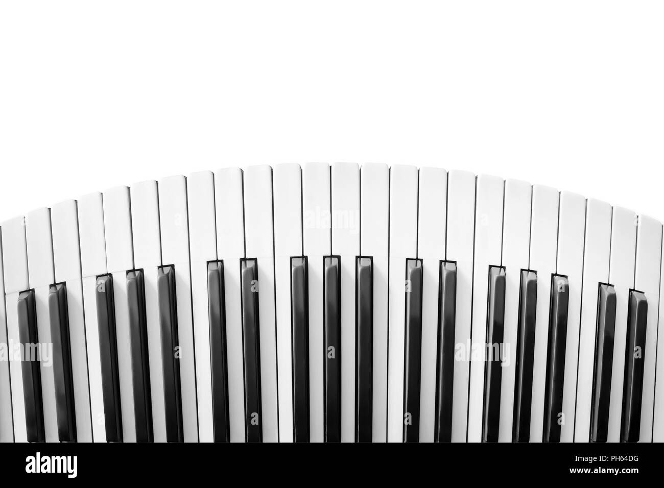 Vieux clavier de piano déformé et isolated on white Banque D'Images