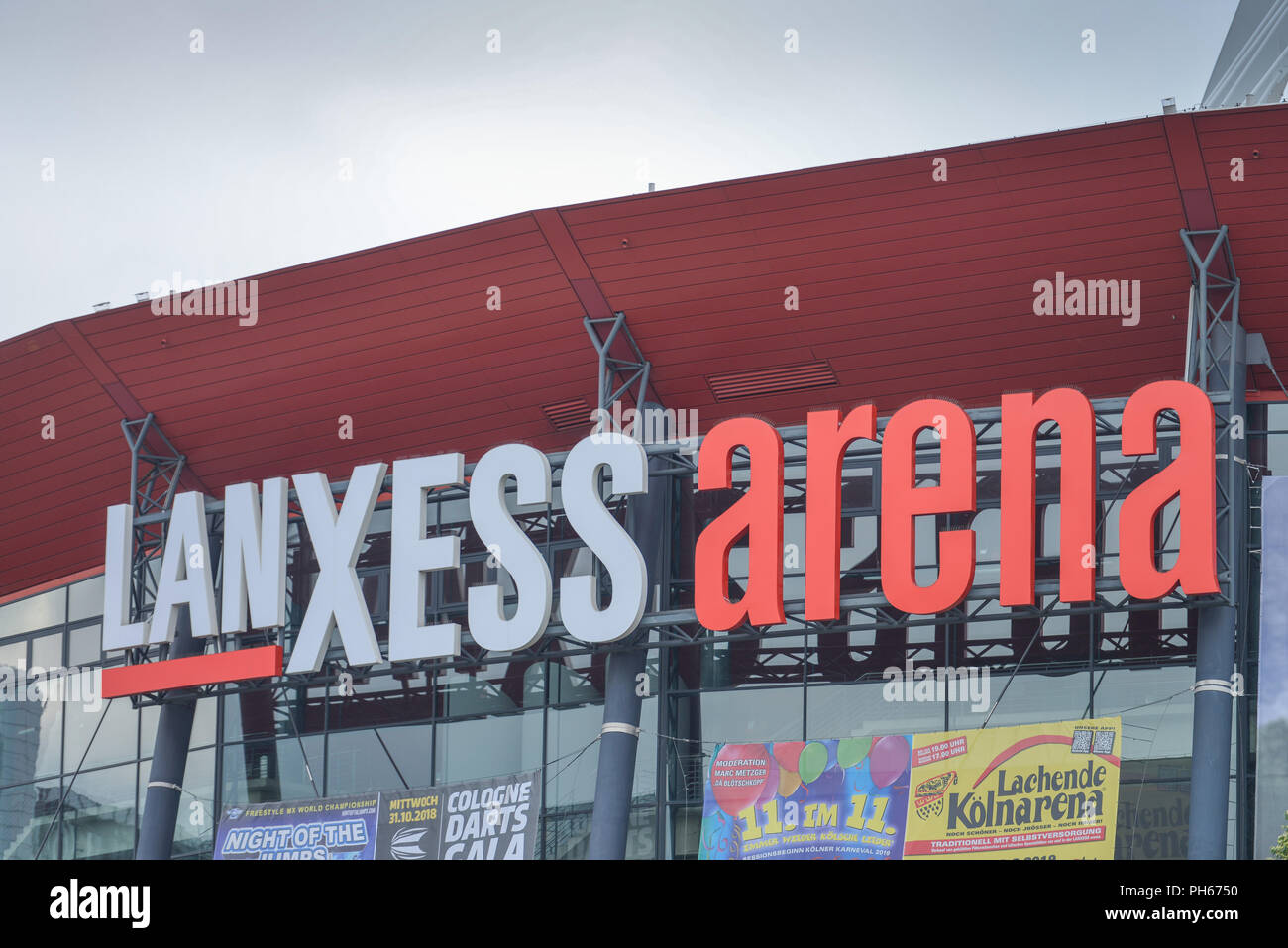 Lanxess Arena, Willy-Brandt-Platz, Deutz, Koeln, Nordrhein-Westfalen, Deutschland Banque D'Images