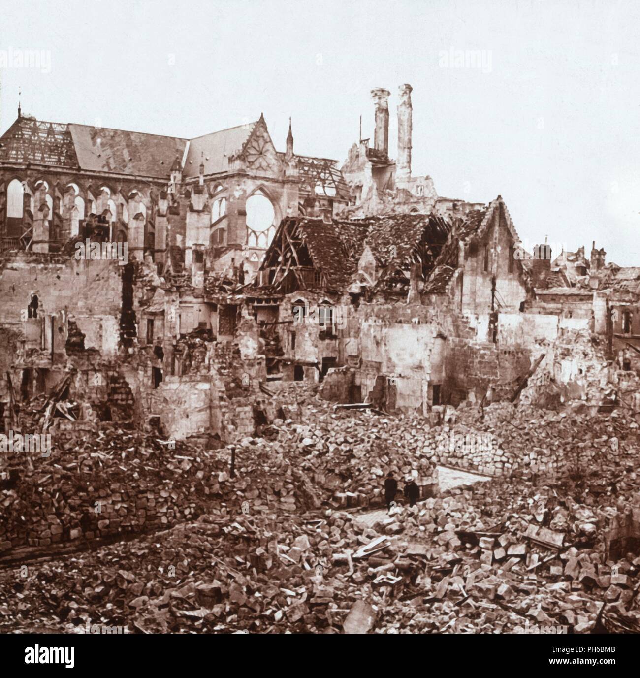 La cathédrale de Soissons, Soissons, France du nord, c1914-c1918. Artiste : Inconnu. Banque D'Images