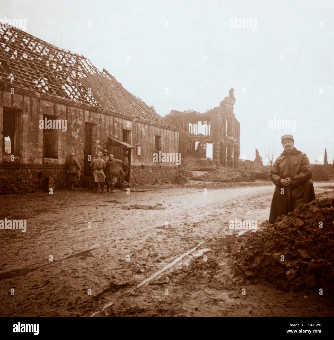 Mairie à Ablain-Saint-Nazaire, France du Nord, c1914-c1918. Artiste : Inconnu. Banque D'Images