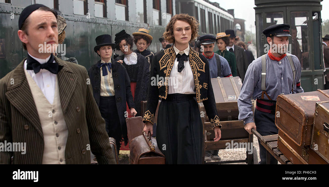 Colette est un film biographique En 2018, réalisé par Wash Westmoreland, sur un scénario de Westmoreland et Richard Glatzer, basée sur la vie de la romancière française Colette. Il stars Keira Knightley, Dominic West, Eleanor Tomlinson et Denise Gough. Cette photo est pour un usage éditorial uniquement et est l'auteur de la société film et/ou le photographe attribué par le film ou la société de production et ne peut être reproduite que par des publications dans le cadre de la promotion du film ci-dessus. Un crédit obligatoire pour l'entreprise de film est nécessaire. Le photographe devrait également être cred Banque D'Images