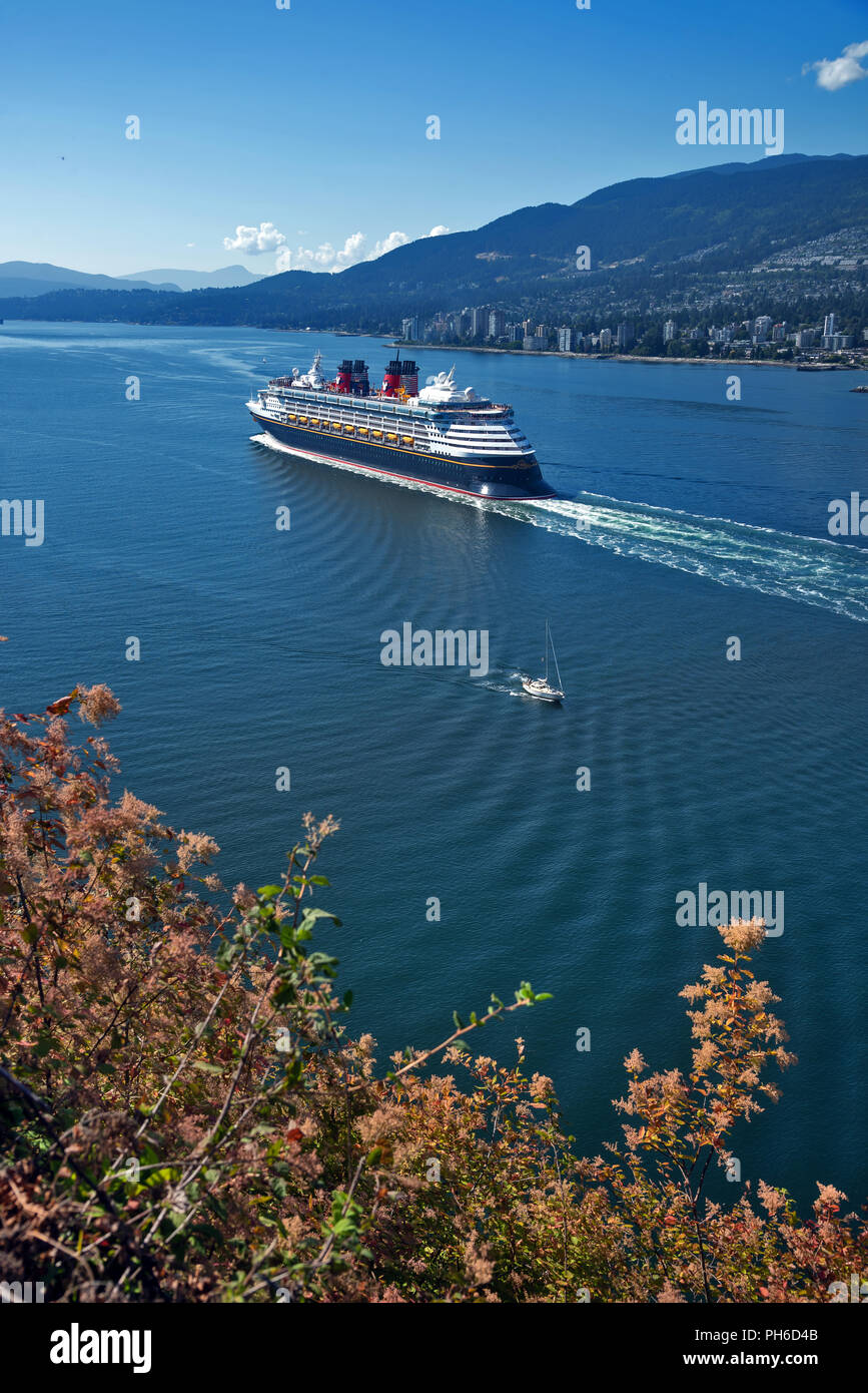 Vue de dessus sur l'Inlet Burrard de Lowden's Lookout, Stanly Park, Vancouver, British Columbia, Canada Banque D'Images