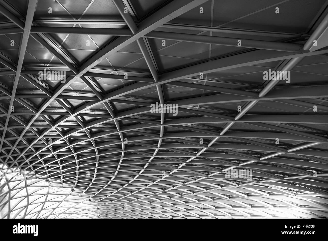 Toit Diagrid système structurel de l'architecture moderne en noir et blanc Banque D'Images