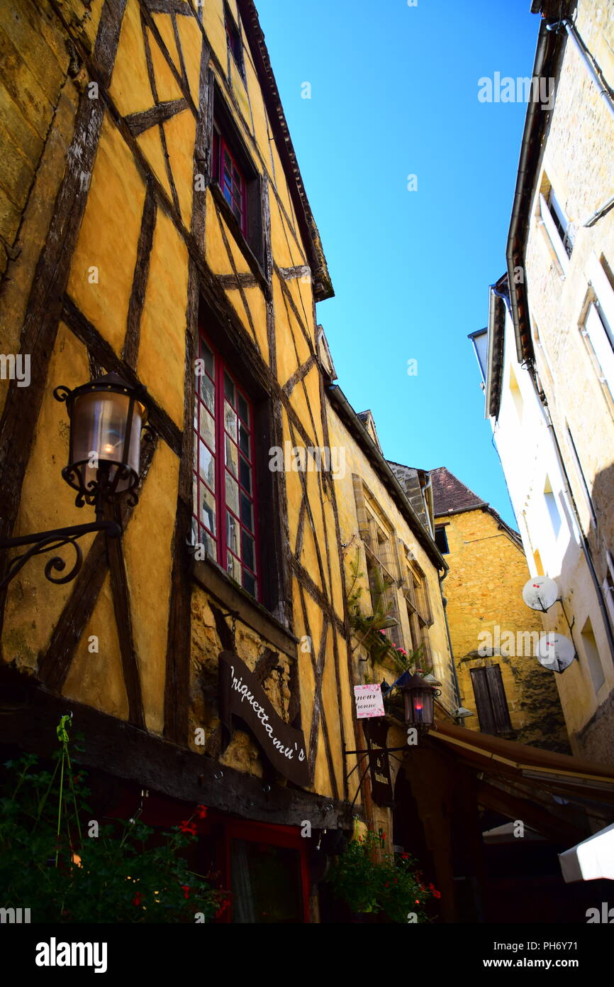 Vue sur le magnifique village de Sarlat-la-Caneda, France Banque D'Images