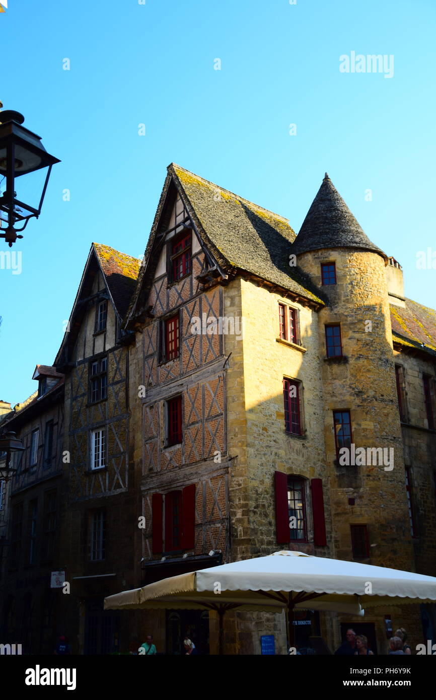 Vue sur le magnifique village de Sarlat-la-Caneda, France Banque D'Images