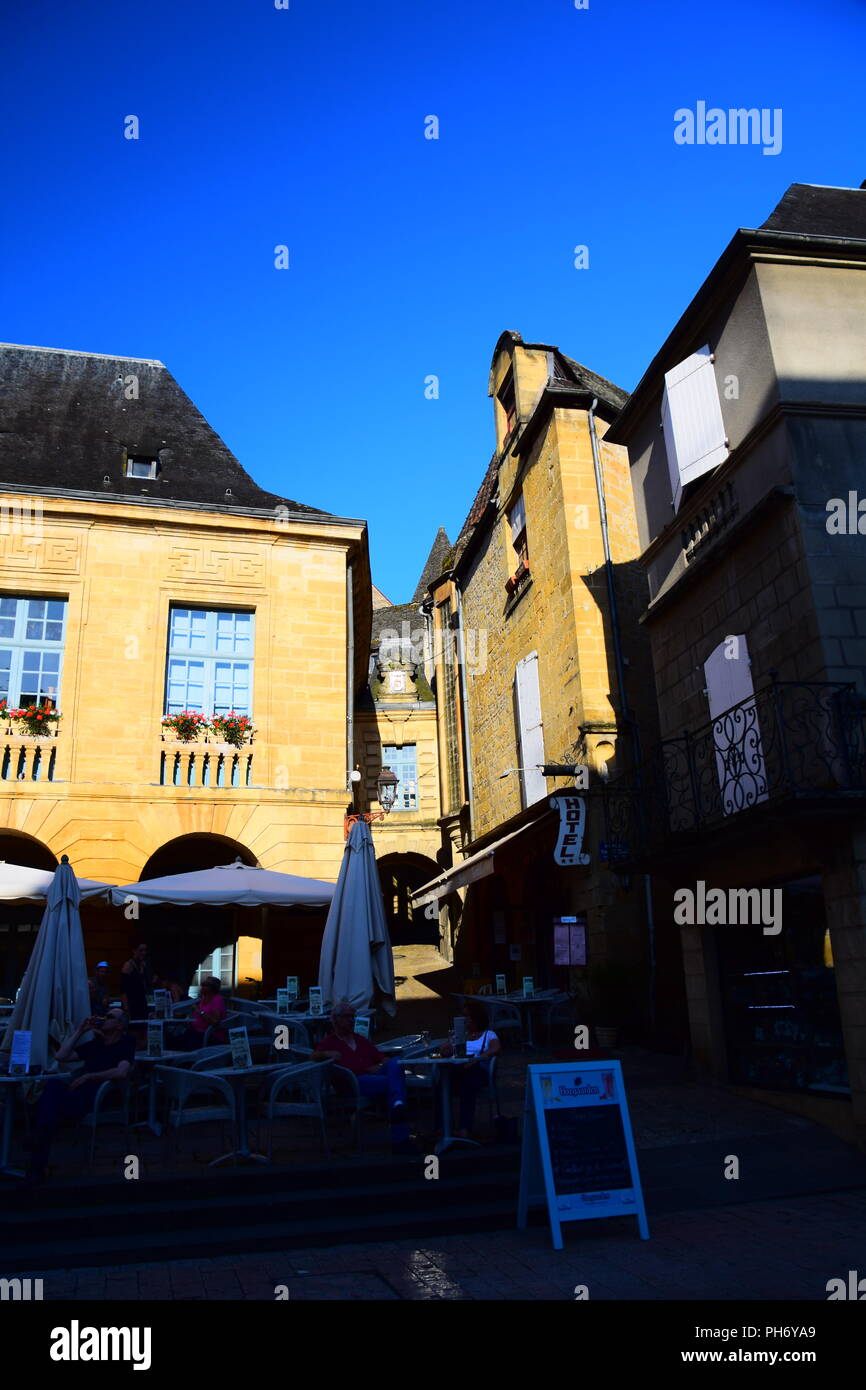 Vue sur le magnifique village de Sarlat-la-Caneda, France Banque D'Images