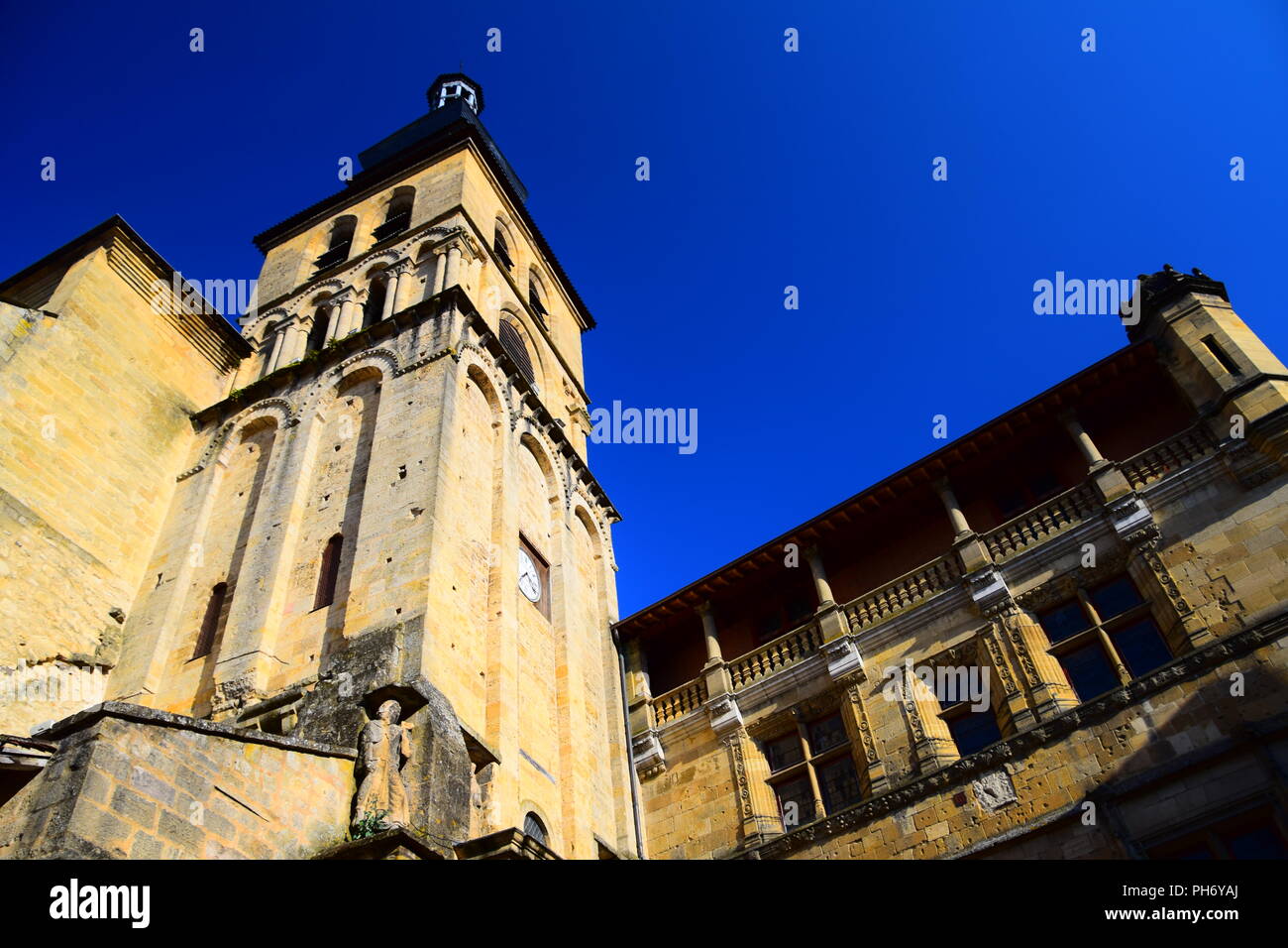 Vue sur le magnifique village de Sarlat-la-Caneda, France Banque D'Images