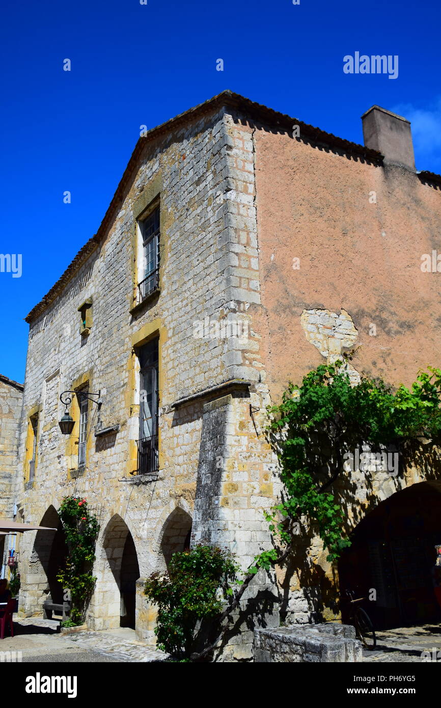 Vues du Centre et des rues de la bastide médiévale de Monpazier village dans la région de la Dordogne Banque D'Images