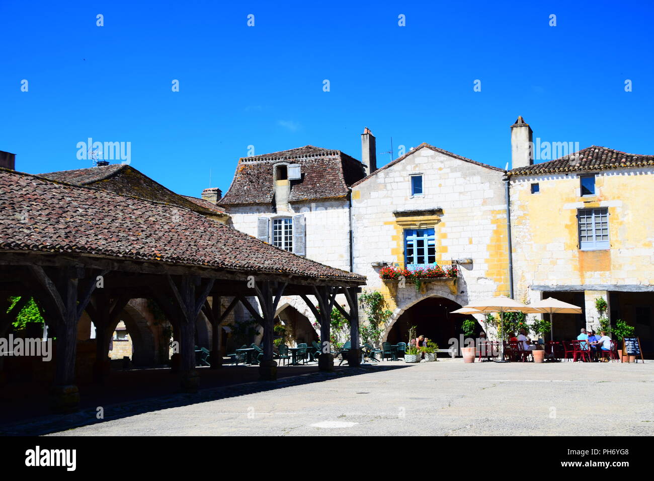 Vues du Centre et des rues de la bastide médiévale de Monpazier village dans la région de la Dordogne Banque D'Images