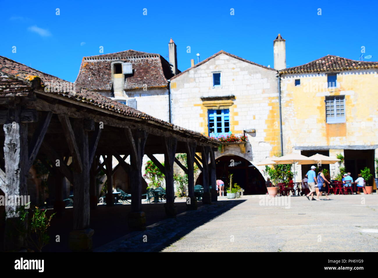 Vues du Centre et des rues de la bastide médiévale de Monpazier village dans la région de la Dordogne Banque D'Images