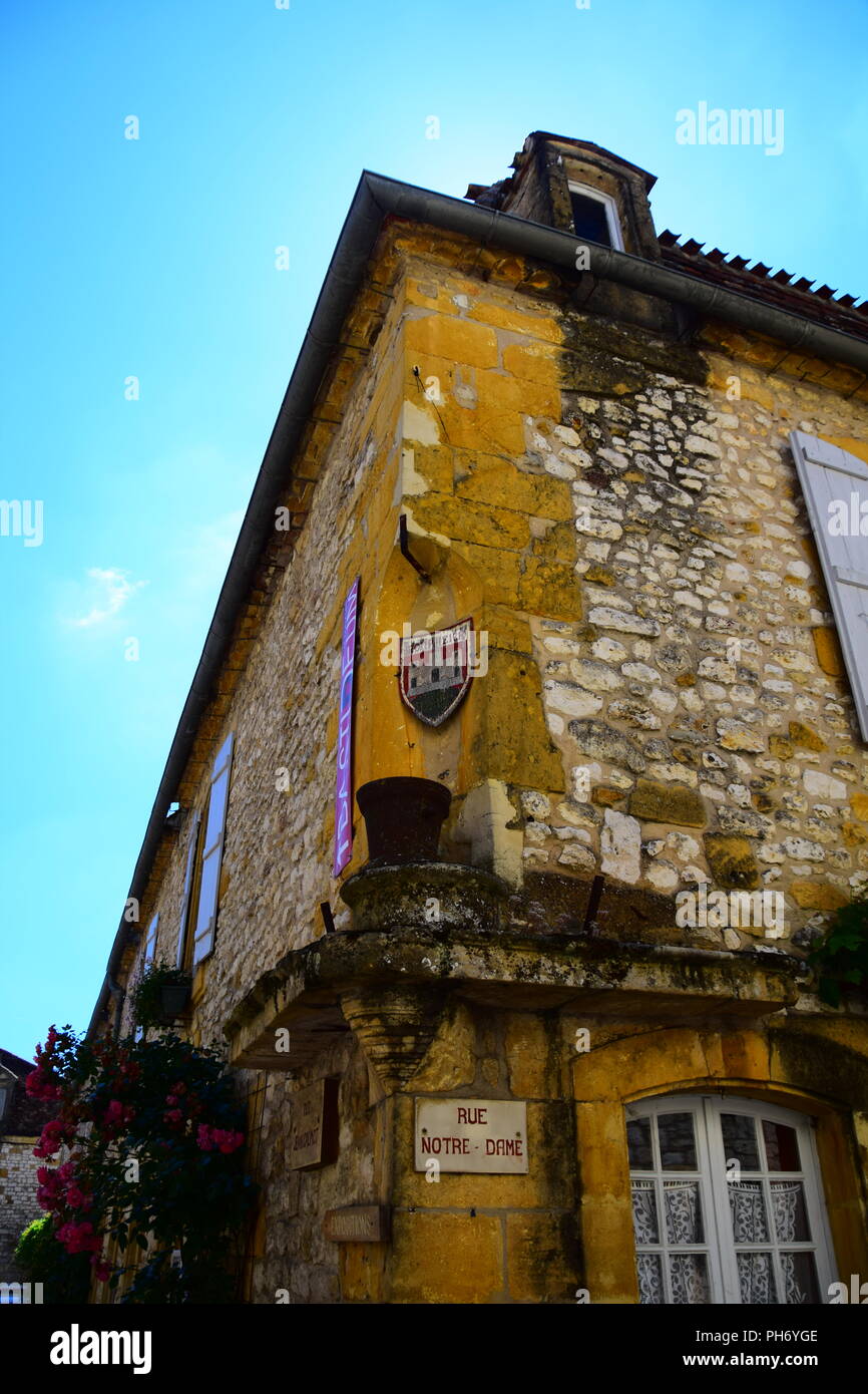 Vues du Centre et des rues de la bastide médiévale de Monpazier village dans la région de la Dordogne Banque D'Images