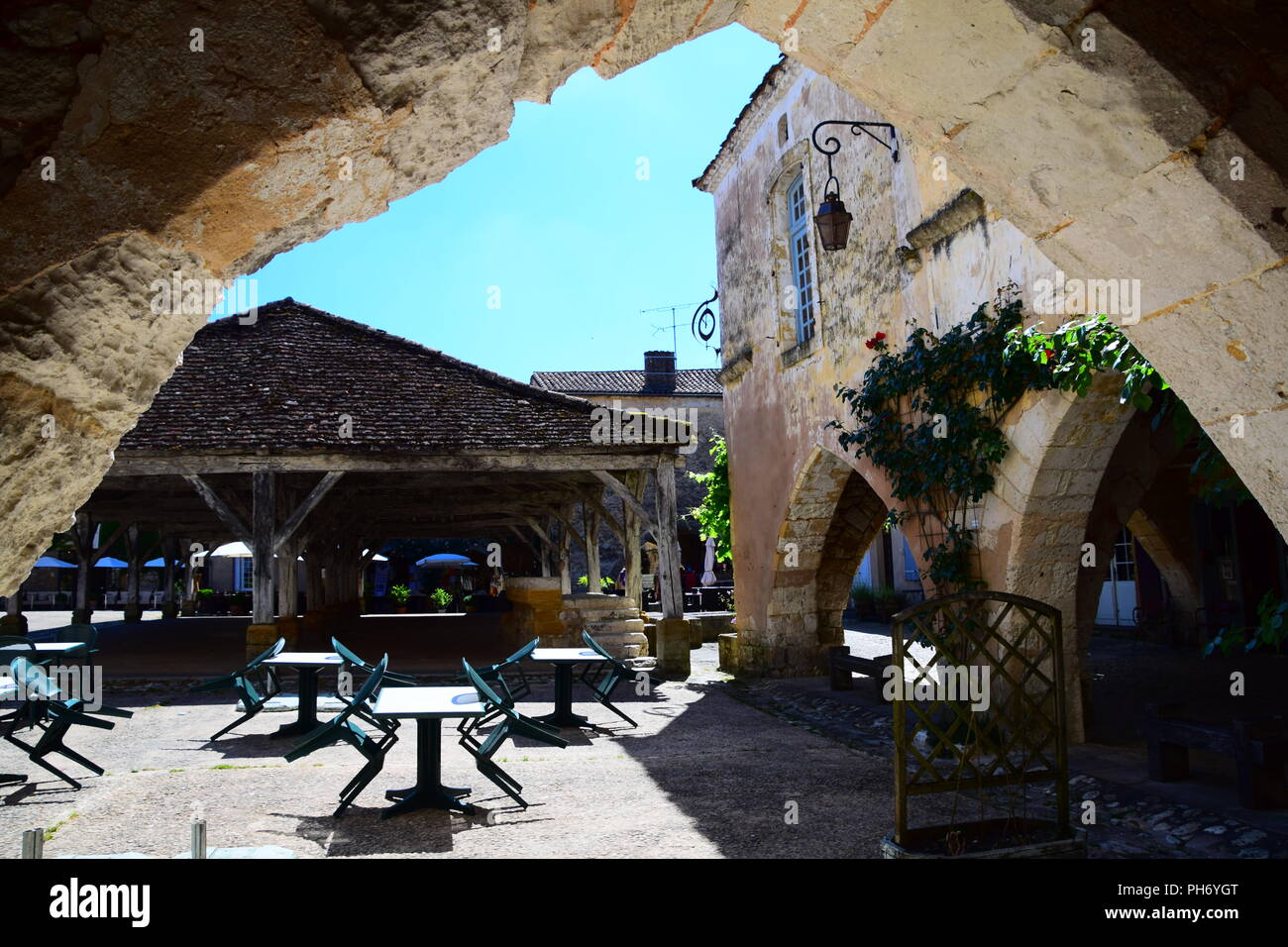 Vues du Centre et des rues de la bastide médiévale de Monpazier village dans la région de la Dordogne Banque D'Images