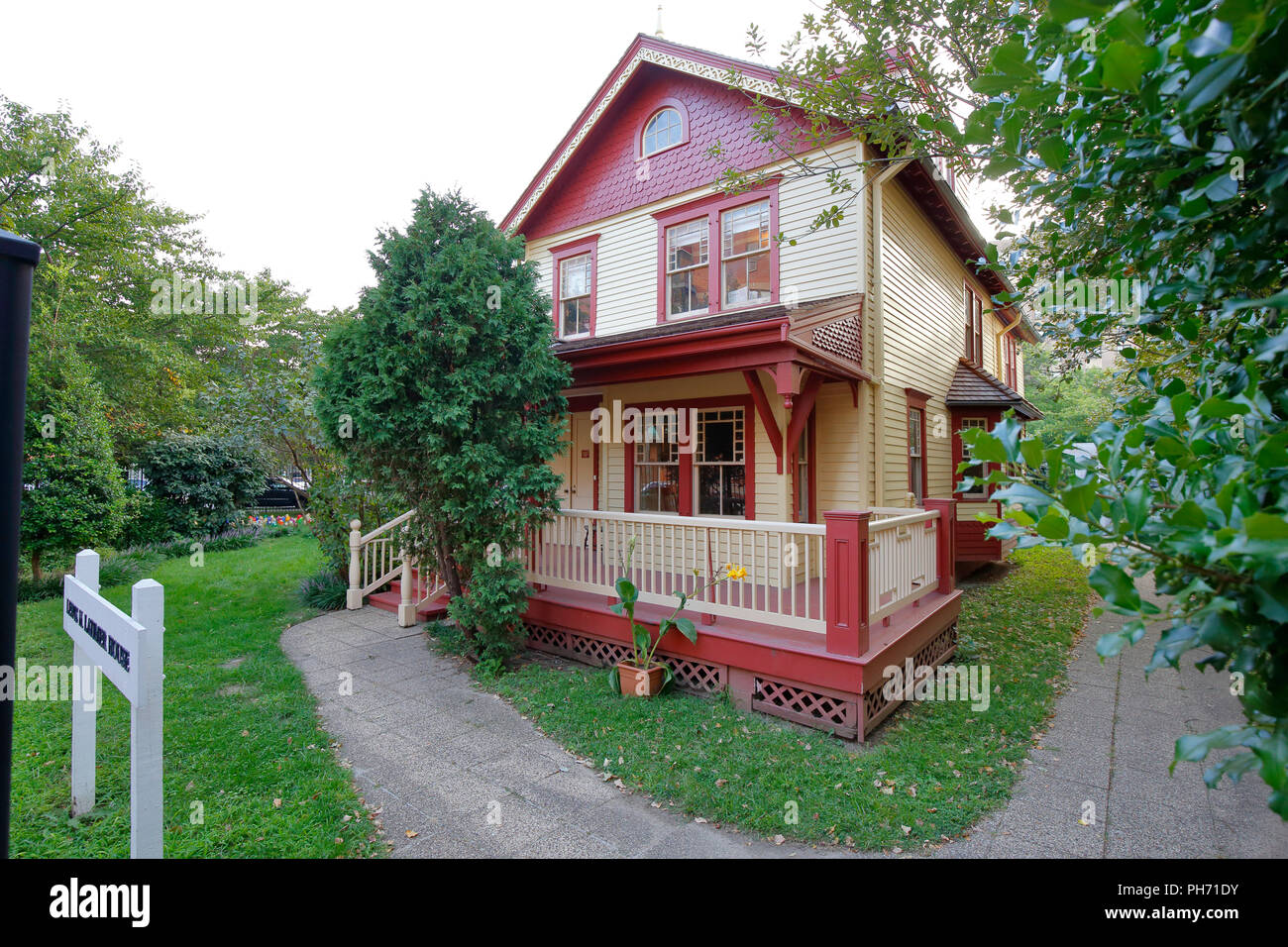 Lewis Latimer House Museum, 34-41 137th St, Queens, New York. Latimer, inventeur et ingénieur en électricité, il a créé un filament de carbone plus durable. Banque D'Images