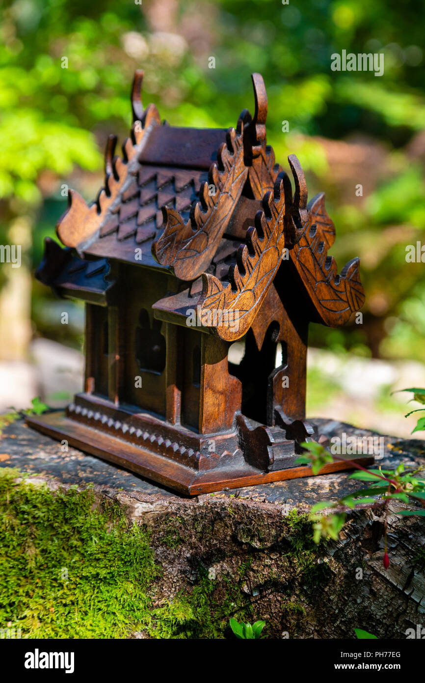 Thai Spirit House in Garden Banque D'Images