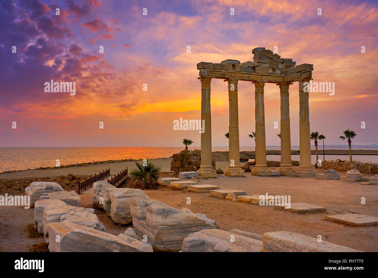 Apollon Temple au coucher du soleil, Side, Antalya, Turquie Banque D'Images
