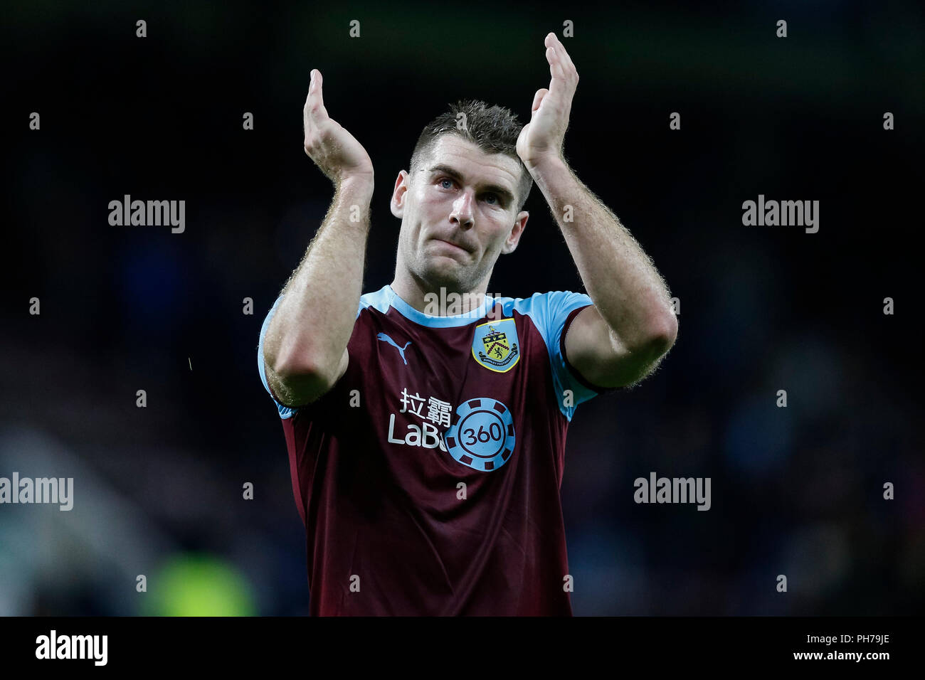 Burnley, Royaume-Uni. 30 août 2018. Sam Vokes de Burnley semble découragée après l'UEFA Europa League Play-Off tour deuxième match de jambe entre Burnley et l'Olympiakos à Turf Moor le 30 août 2018 à Burnley, en Angleterre. Credit : PHC Images/Alamy Live News Banque D'Images