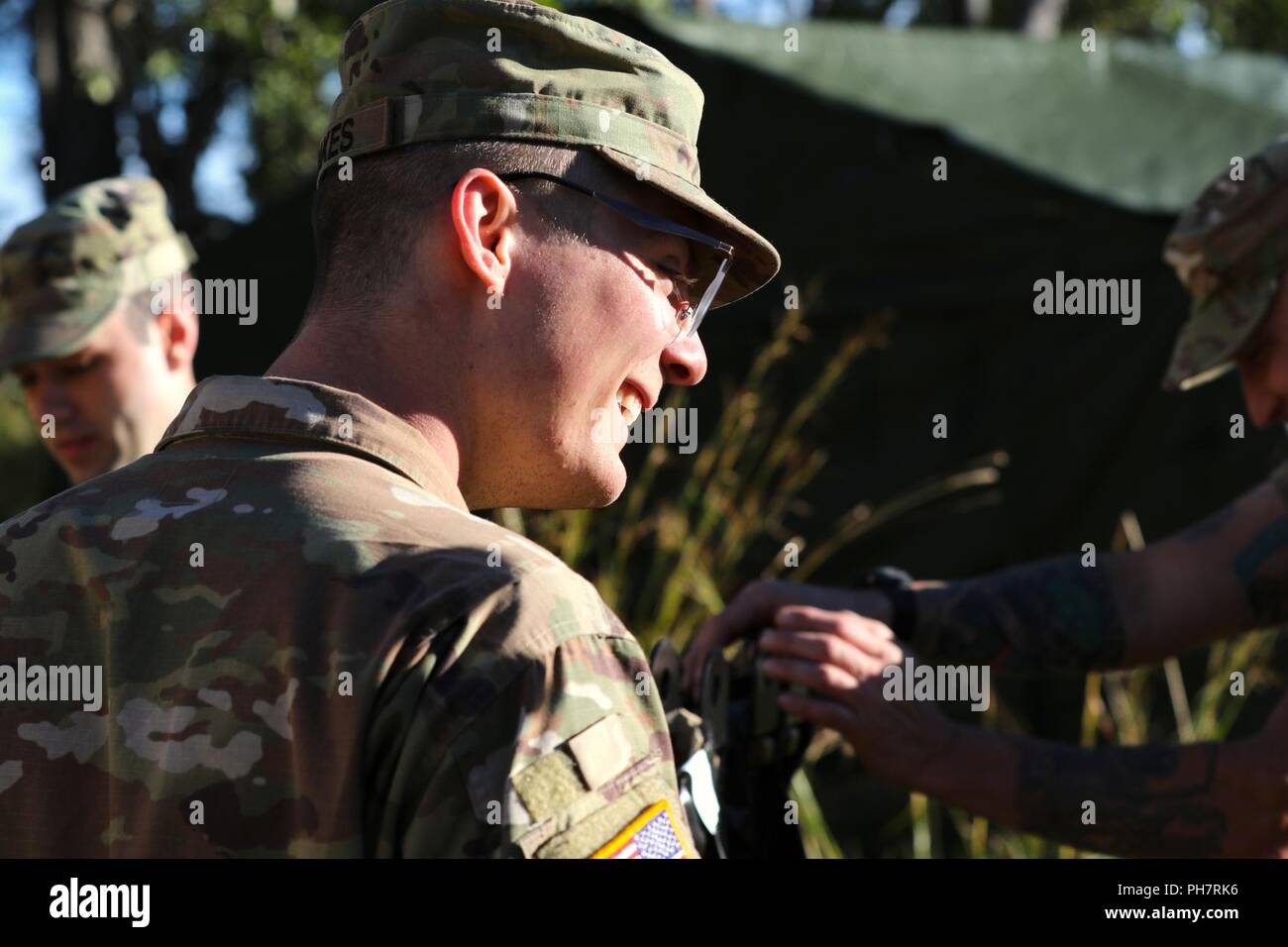 Les Voies du Pacifique prend en charge l'ensemble de l'initiative de l'Armée de fournir des possibilités de formation uniques pour la garde nationale de l'Indiana. L'Infanterie de la 76e Brigade Combat Team participe actuellement à Hamel 18 avec le commandement des forces de l'Australie montrant que la Garde nationale ouvre la voie dans de grands événements nationaux de formation. Banque D'Images