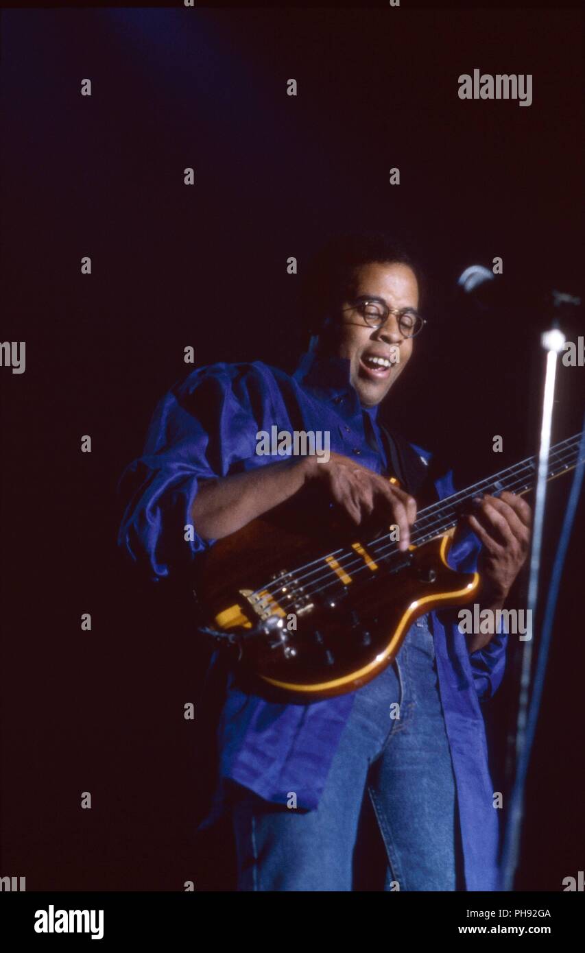 Stanley Clarke von "Animal Logic, britische Progressive-Rock-Experimental Band, Konzert in einem bei München, Deutschland 1989. Stanley Clarke de bri Banque D'Images