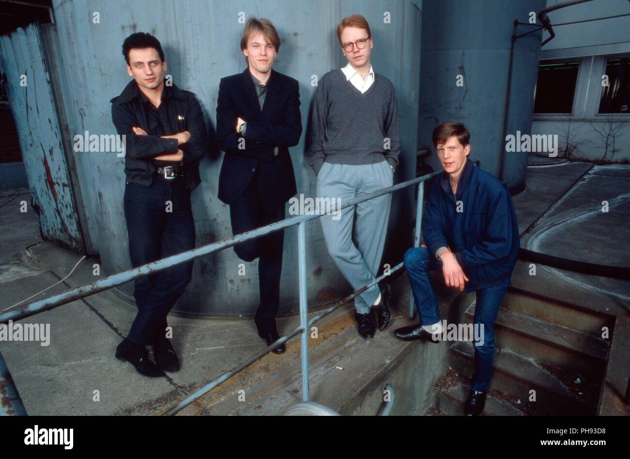 'Fehlfarben", DEUTSCHE Rockband, vor einem Auftritt dans Köln, Deutschland 1983. Le groupe de rock allemand 'Fehlfarben" avant de procéder à la Cologne, Allemagne 198 Banque D'Images
