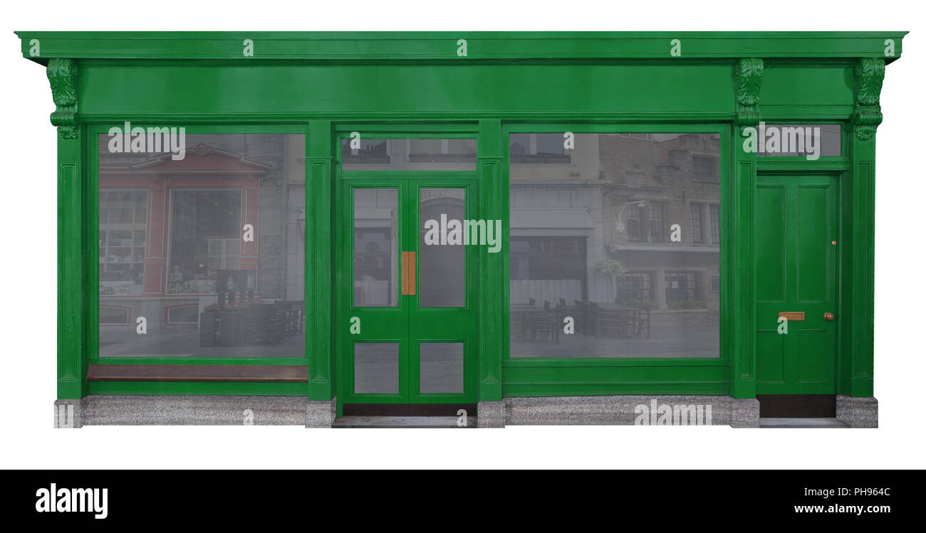 Boutique avec entrée dans le bois vert boutique deux fenêtres et une porte d'entrée séparée isolé sur fond blanc Banque D'Images