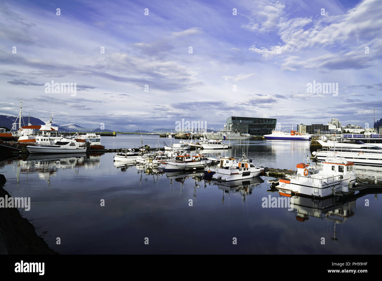 Vue sur le port de Reykjavik Banque D'Images