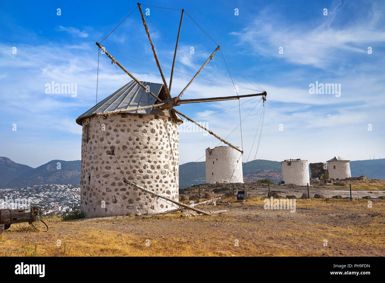 Les moulins à vent sur la colline, Bodrum, Province de Mugla, Turquie Banque D'Images