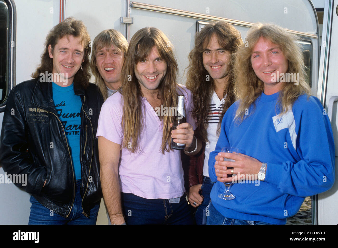 Iron Maiden (v.l. Adrian Smith, Nicko McBrain, Bruce Dickinson, Steve  Harris, Dave Murray) le 20.08.1986 à Bochum. Dans le monde d'utilisation |  Photo Stock - Alamy