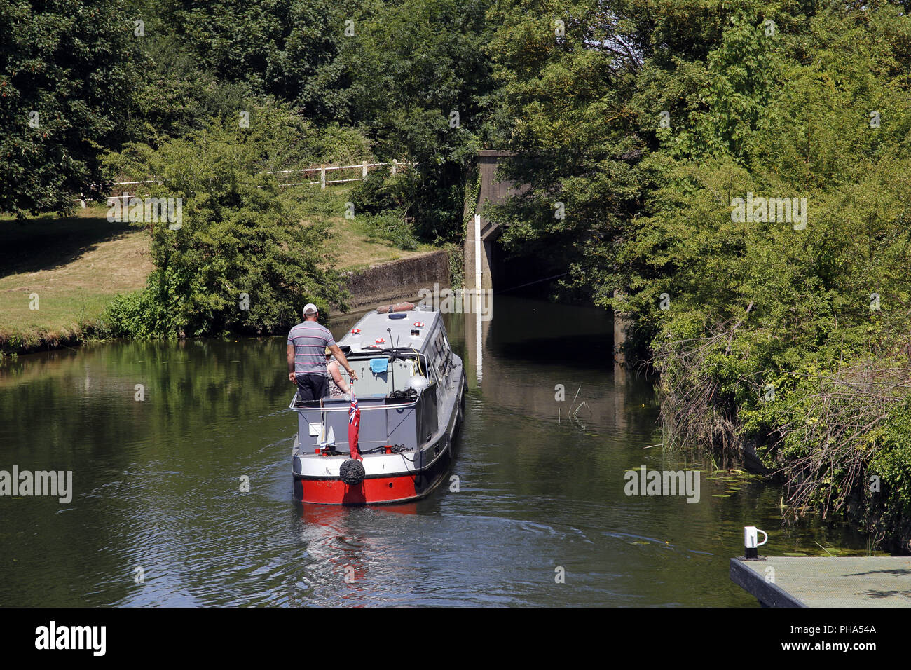 15-04 sur la rivière Nene à Barnwell, Castel Guelfo di Bologna, Northamptonshire, Angleterre Banque D'Images