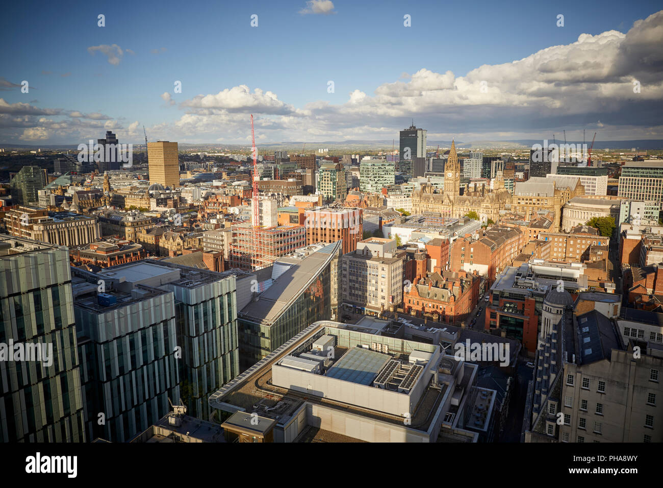 Le centre-ville de Manchester vue sur l'horizon de Spinningfields, 20 histoires, montrant 874-6448 puis l'hôtel de ville et au-delà pour Piccadilly Banque D'Images