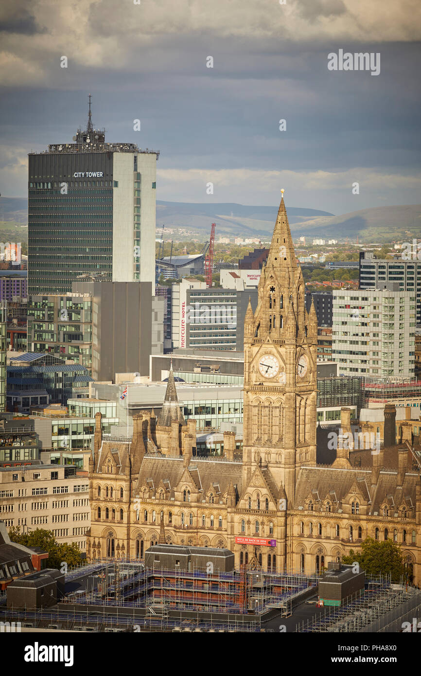 Le centre-ville de Manchester vue sur l'horizon de Spinningfields, 20 histoires, montrant l'hôtel de ville et au-delà de Piccadilly City Tower Banque D'Images