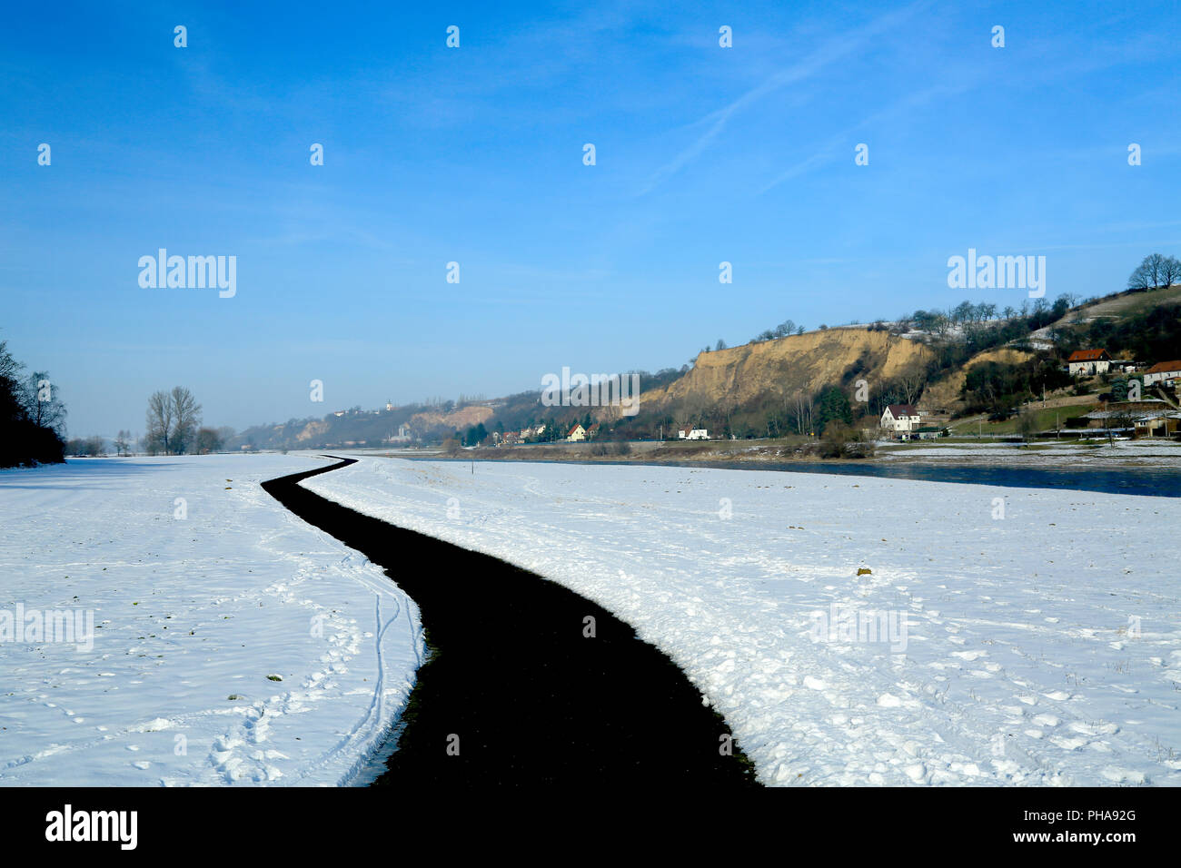 Piste cyclable le long de l'Elbe Banque D'Images