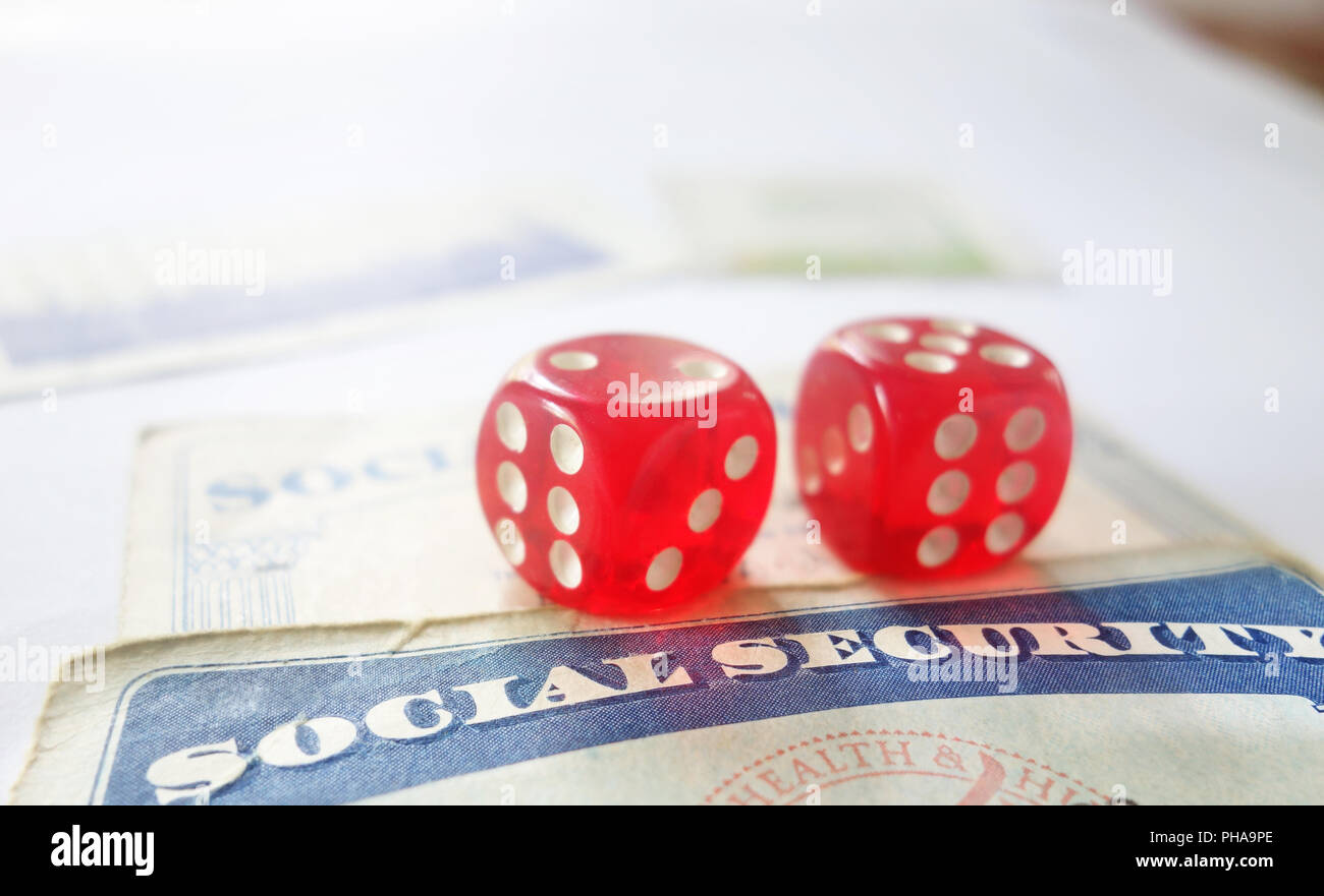 Dés et aux cartes Banque D'Images